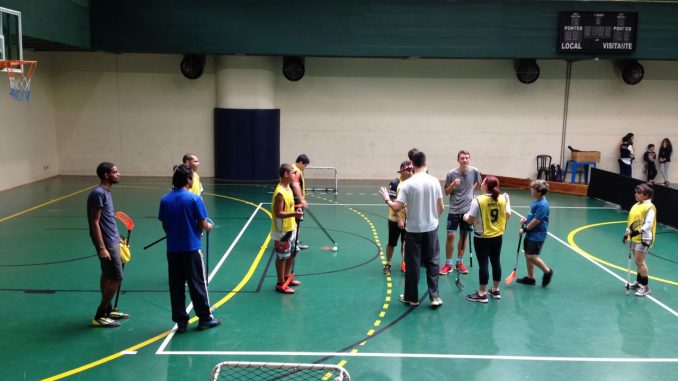 Recreação de floorball no Sesc Campinas